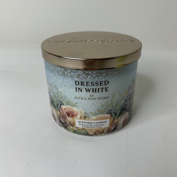 Bath & Body Works Candle DRESSED IN WHITE 14.5 Oz 3 Wick Scented Candle Floral - Picture 1 of 5